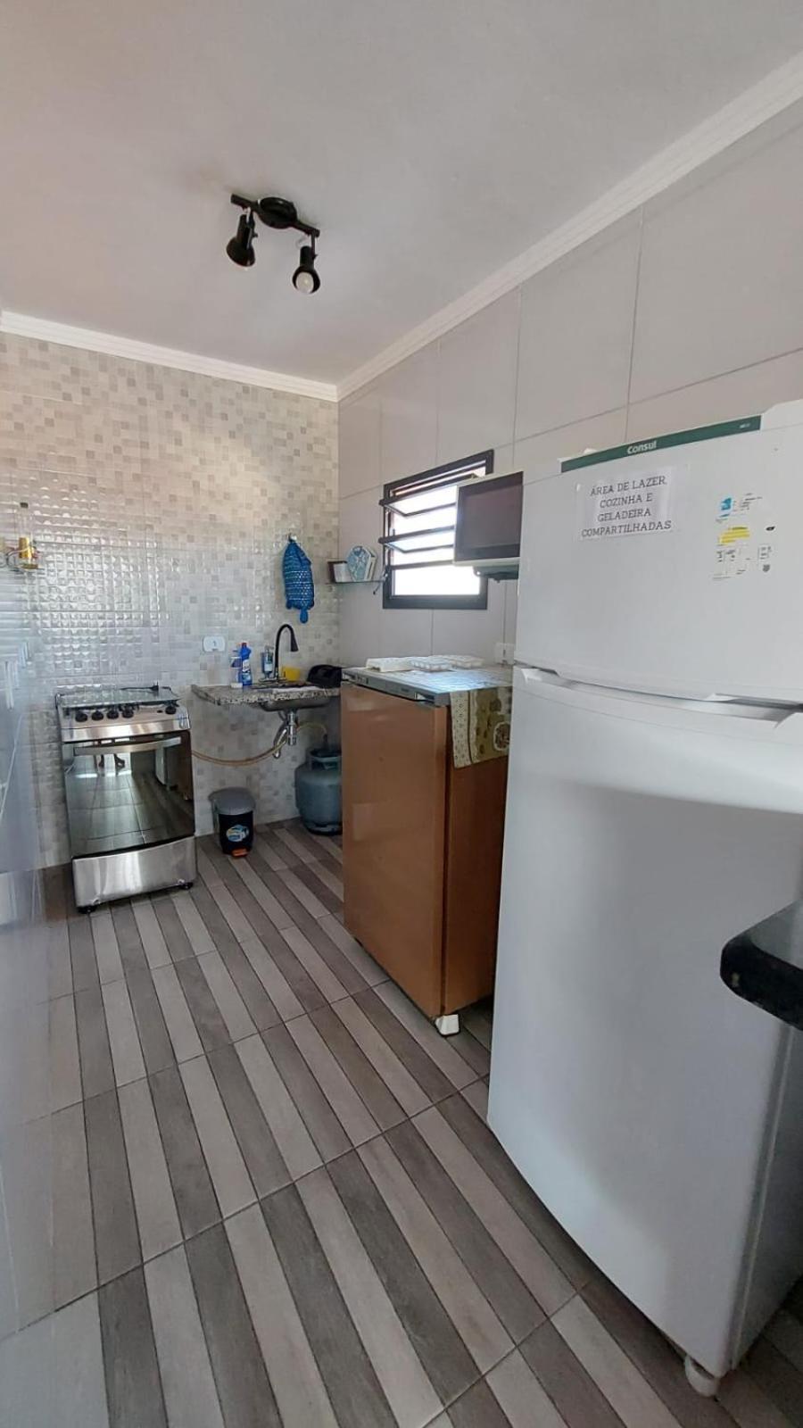 Suites 500M Praia Da Enseada Гуаружа Экстерьер фото